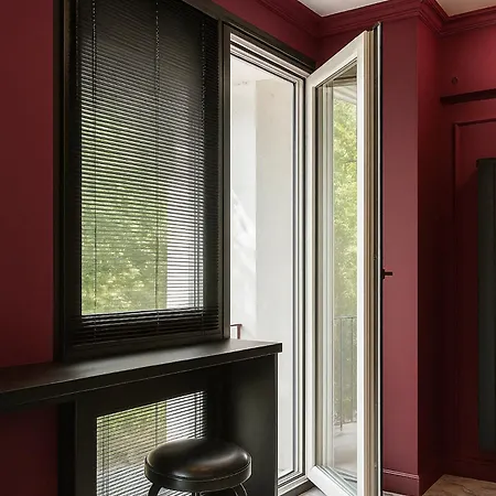 Qult - Crimson Whispers