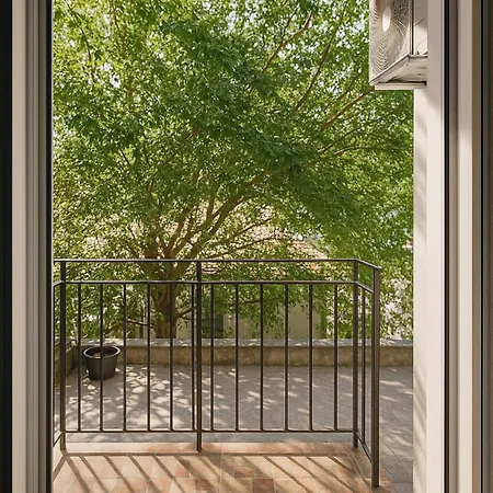 Qult - Crimson Whispers *