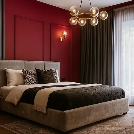 Qult - Crimson Whispers Bucureşti