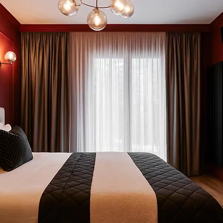 Qult - Crimson Whispers Apartament Bucureşti