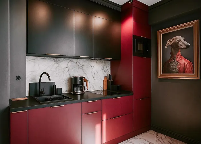 Apartament Qult - Crimson Whispers